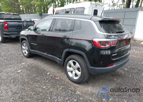 2018 Jeep Compass Latitude 4X4 z USA, uszkodzony, nr VIN 3C4NJDBB1JT434733